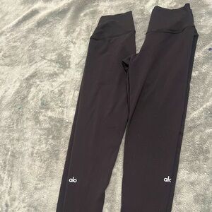 Alo leggings they have a 24” inch inseam they are preloved.🥰